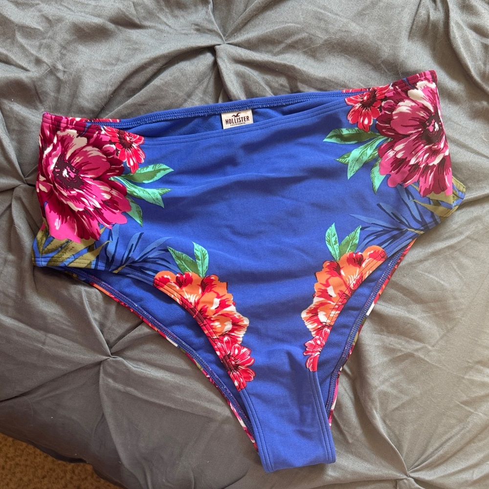 Hollister | Blue Floral High-Waisted Bikini Bottom | Size M